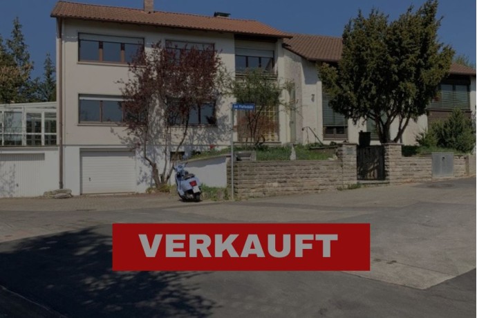 Freistehendes Einfamilienhaus mit 3 Garagen, Sauna, Wintergarten und großzügigem Kunst-Atelier